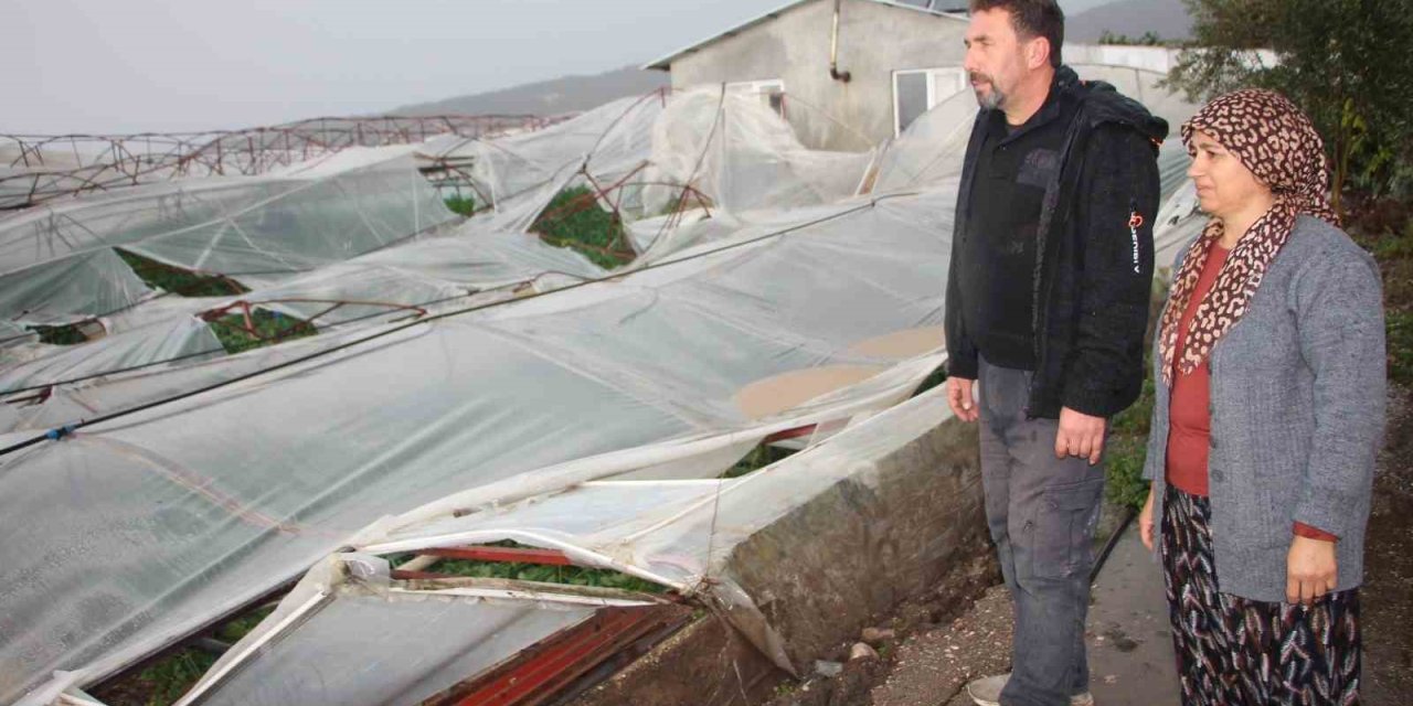 Örtü Altı Tarımın Merkezi Kumluca’da Hortumun Verdiği Hasar Gündüz Ortaya Çıktı