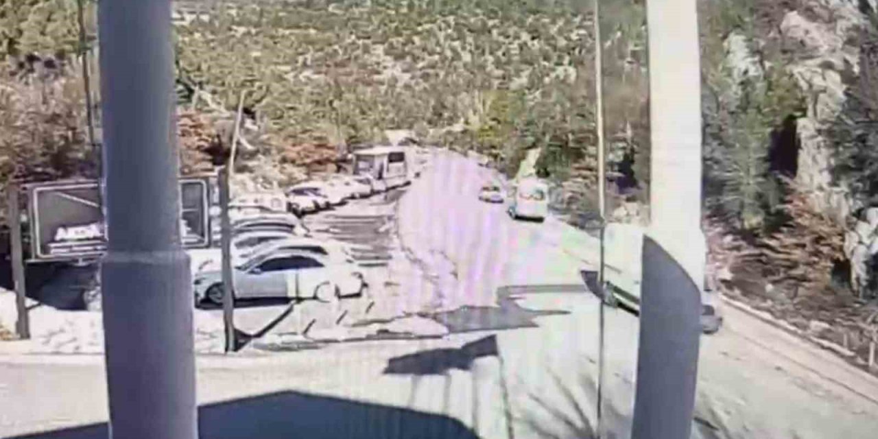 Beyşehir’de Bir Anlık Kontrol Kaybı Can Aldı Kaza Anı Kamerada