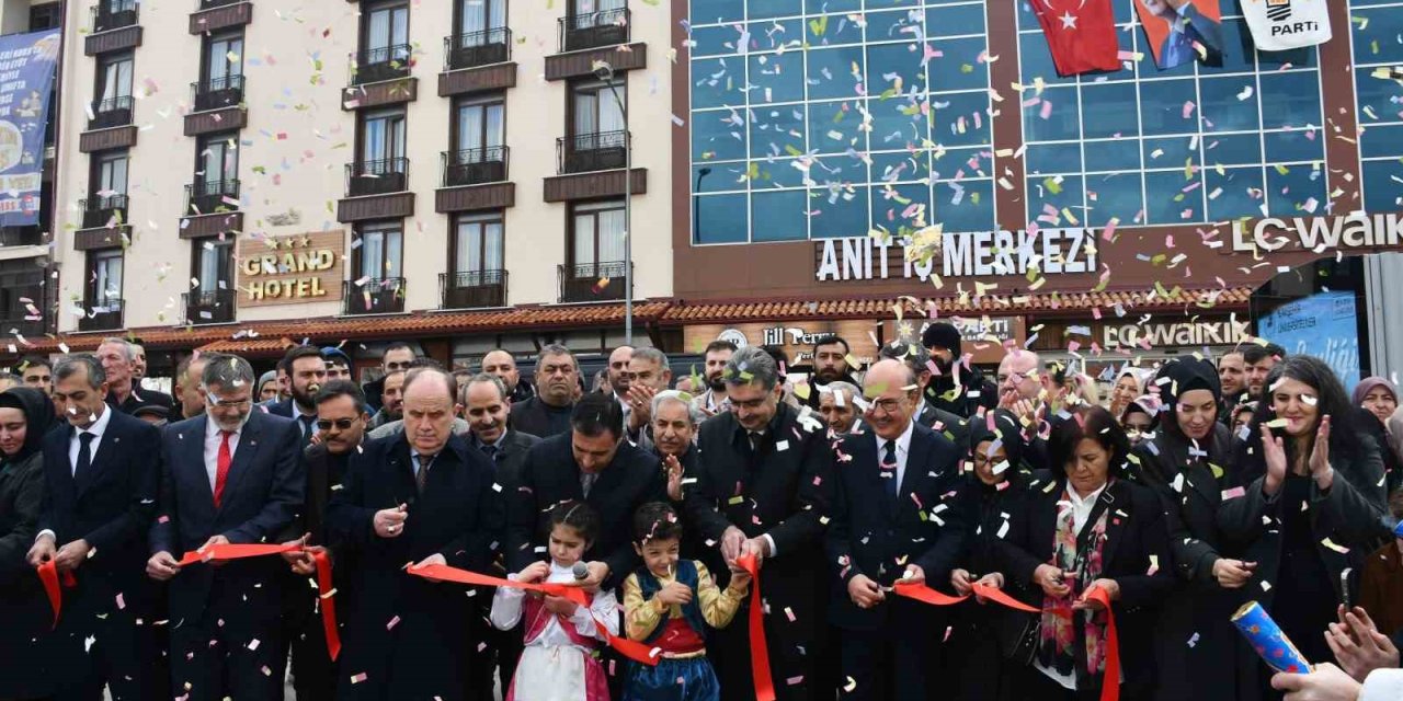 Ak Parti Akşehir İlçe Başkanlığı Yeni Binasında