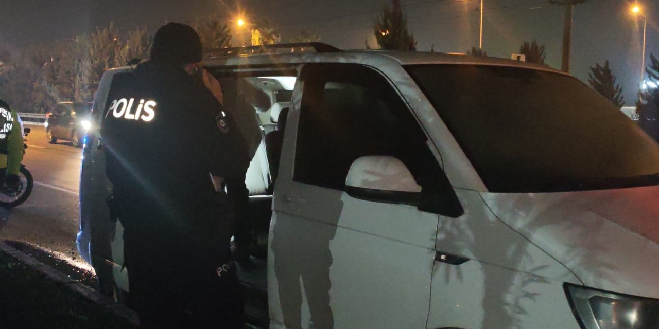 Antalya’da Bir Kişi Park Halindeki Araçta Ölü Bulundu