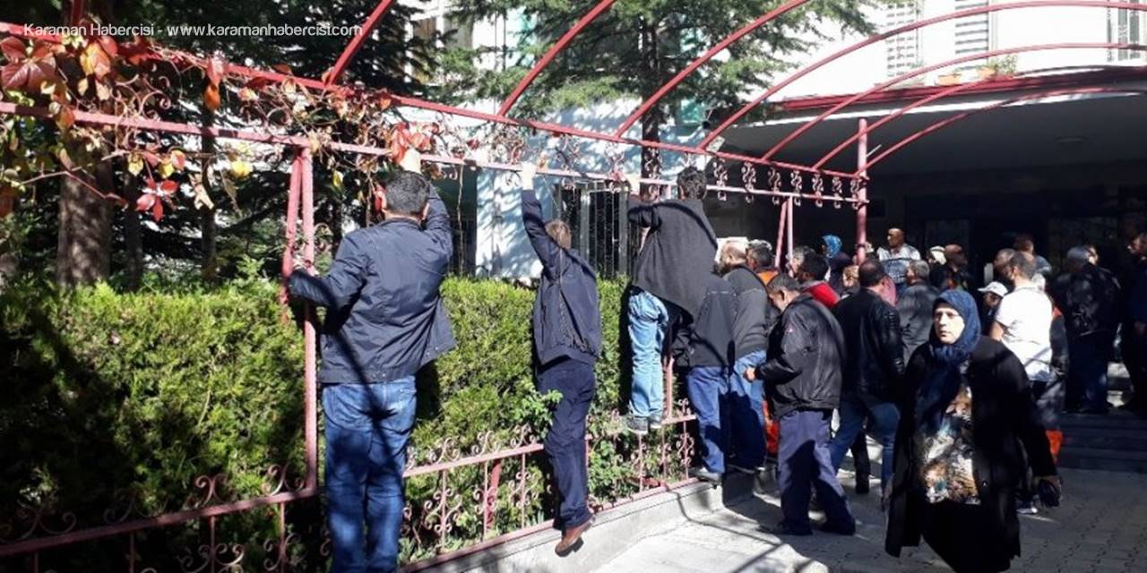 Cesedi Görmek İçin Demirlere Tırmandılar