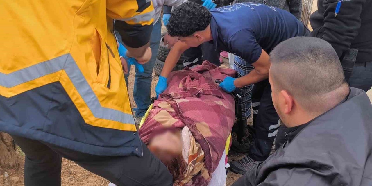 Foseptik Çukuruna Düşen Genç Kız, Yardım Çığlıklarına Koşan Vatandaşlar Tarafından Kurtarıldı