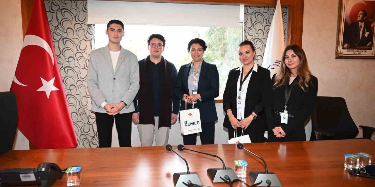 Kemer Belediyesi Gençlik Meclisi’nden Lösev’le İş Birliği