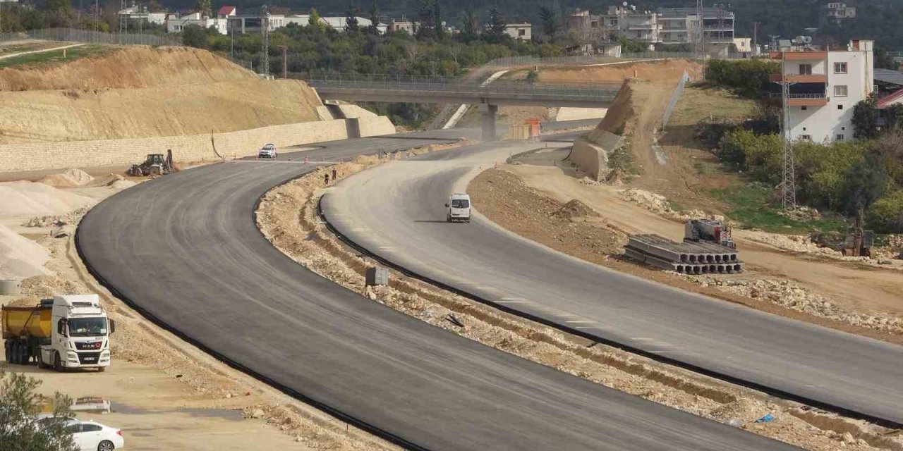 4 Bin Kişi Çalışıyor Yüzde 84’ü Tamamlandı: Çeşmeli-kızkalesi Otoyolu Mersin Turizmine Nefes Aldıracak