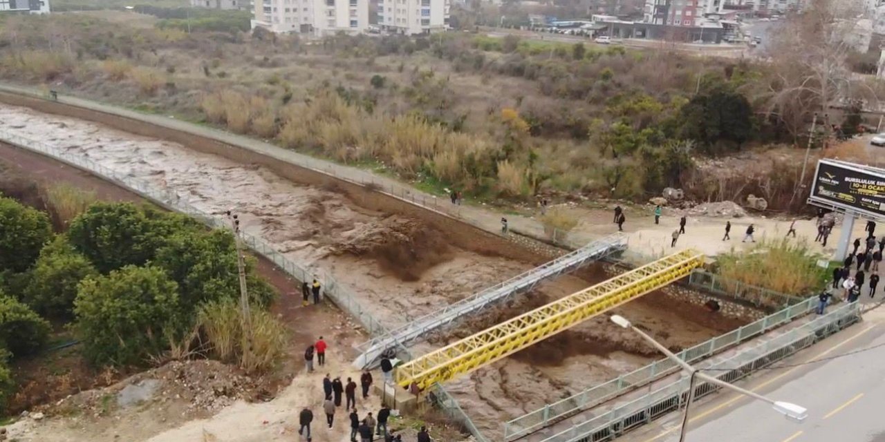 Mersin’de Şiddetli Yağış Sel Ve Su Taşkınlarına Neden Oldu