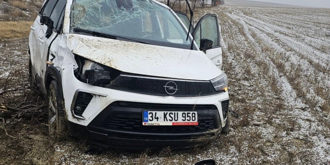 Aniden Bastıran Dolu Ve Fırtına Kazalara Neden Oldu: 2 Yaralı