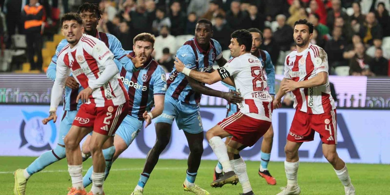 Trendyol Süper Lig: Antalyaspor: 1 - Trabzonspor: 1 (maç Sonucu)