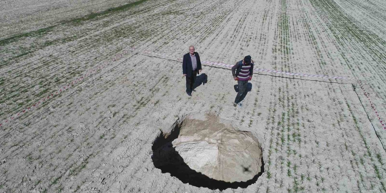 Kontrolsüz Ve Yoğun Yeraltı Suyu Kullanımının Bedeli: Ovadaki Obruklar