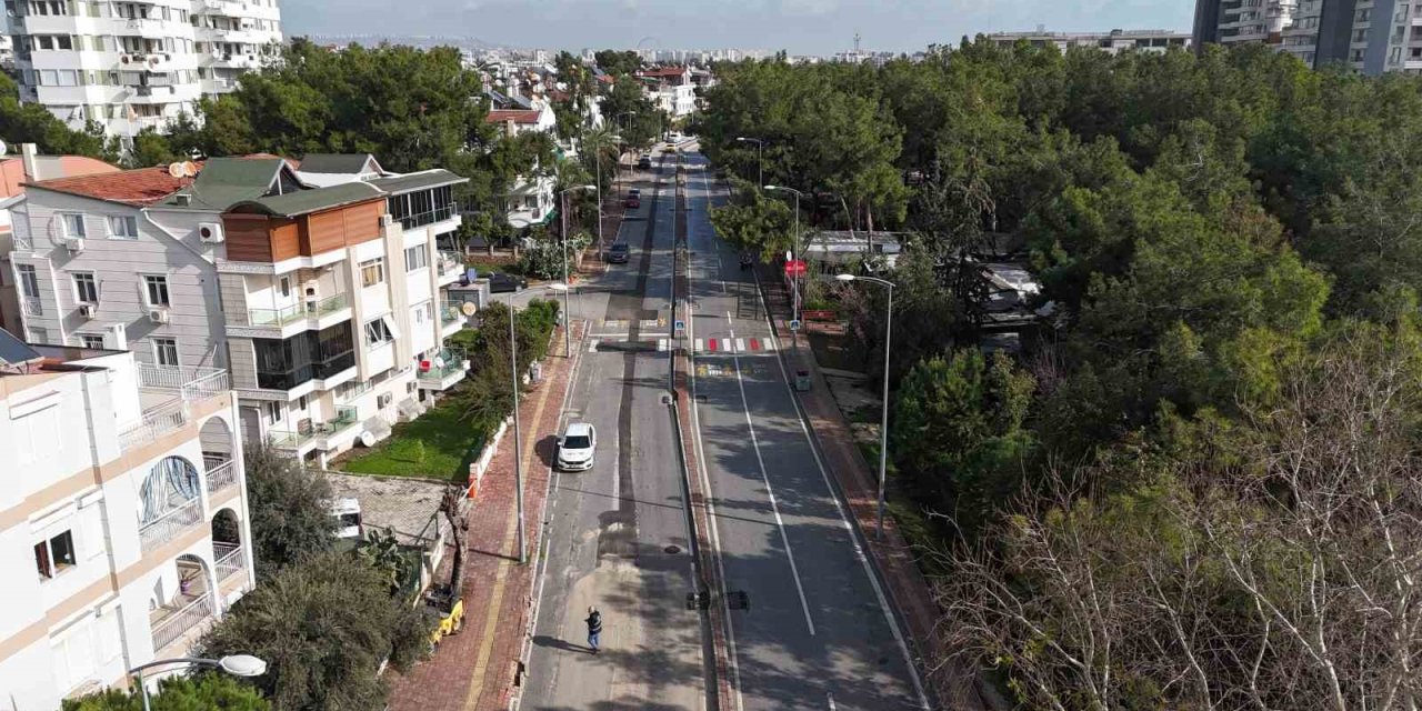 Yağış Sonrası Bozulan Yollar Onarılıyor
