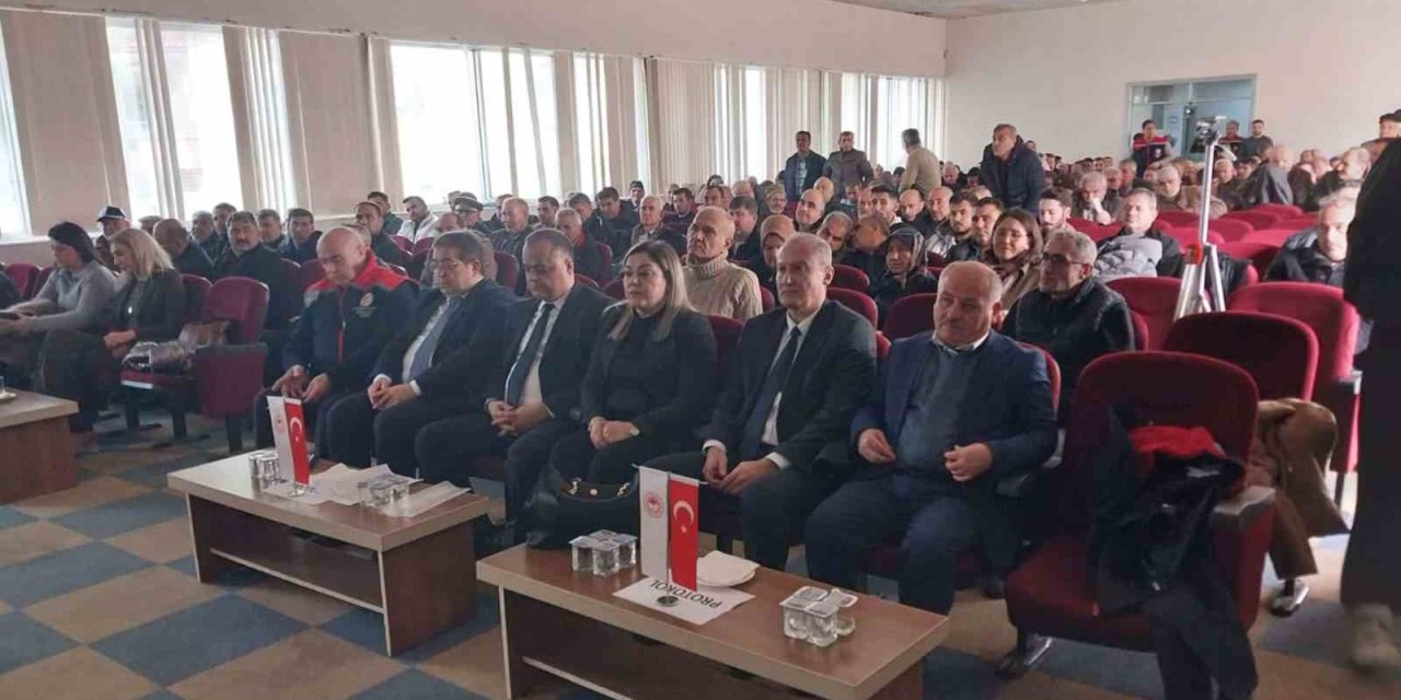 Mut’ta Kayısının Geleceği Masaya Yatırıldı