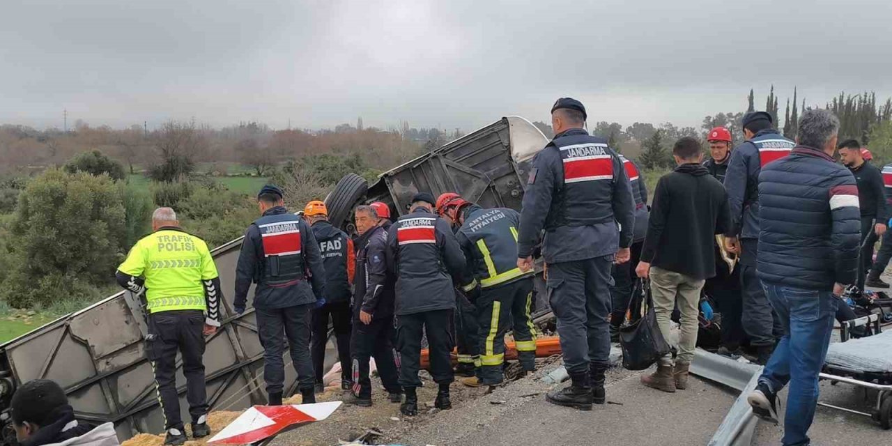 Antalya’da Trafik Kazası: Ölü Ve Yaralılar Var