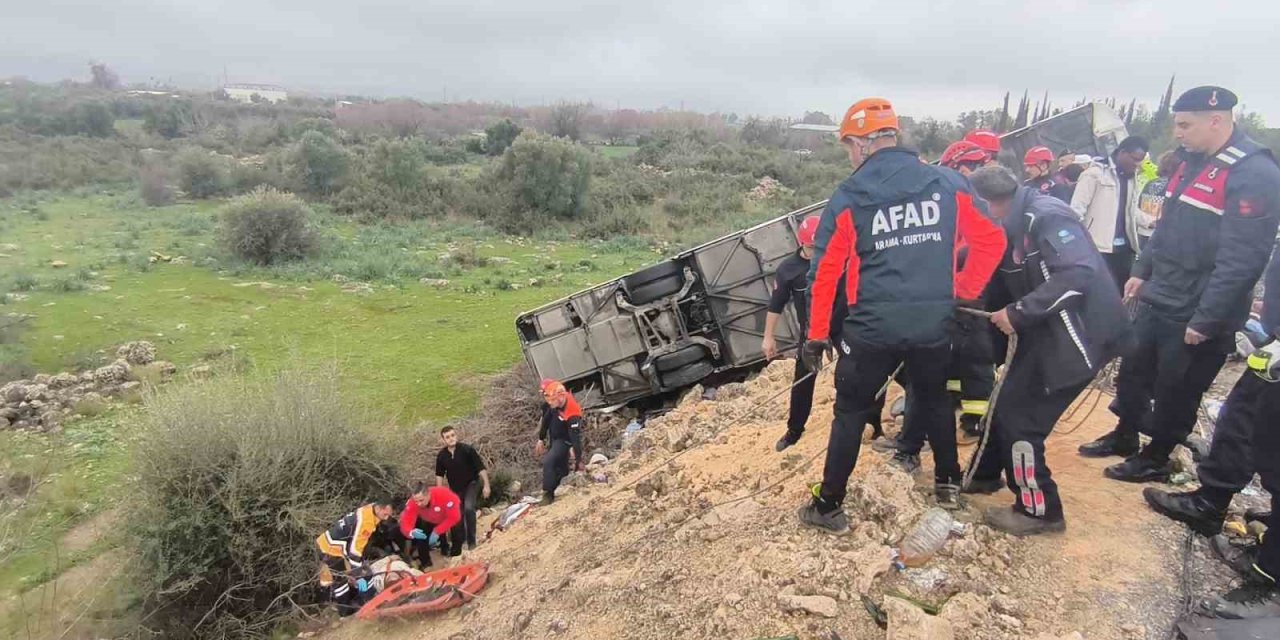 Antalya’da Yolcu Otobüsü Şarampole Yuvarlandı: 8 Ölü, 26 Yaralı