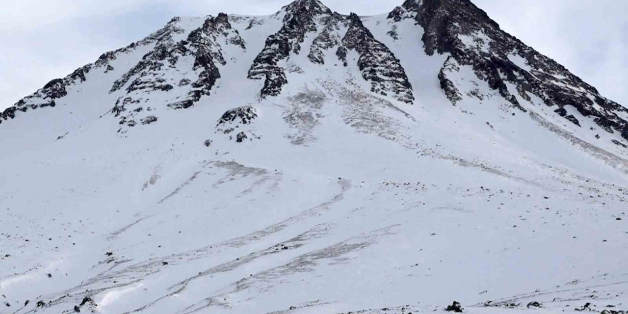 Aktif Yanardağ Olan Hasan Dağı Gözlem Altında