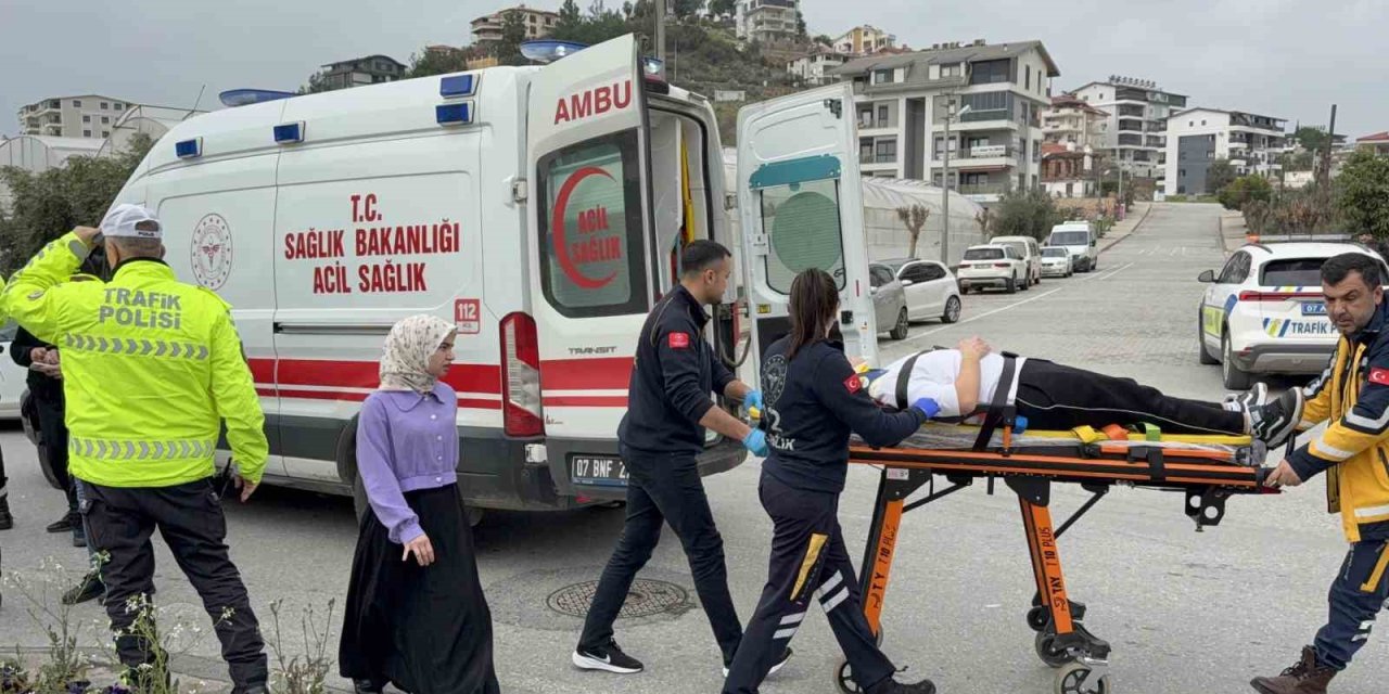 Yaralıya İlk Müdahale Tesadüfen Olay Yerinden Geçen Acil Doktorundan