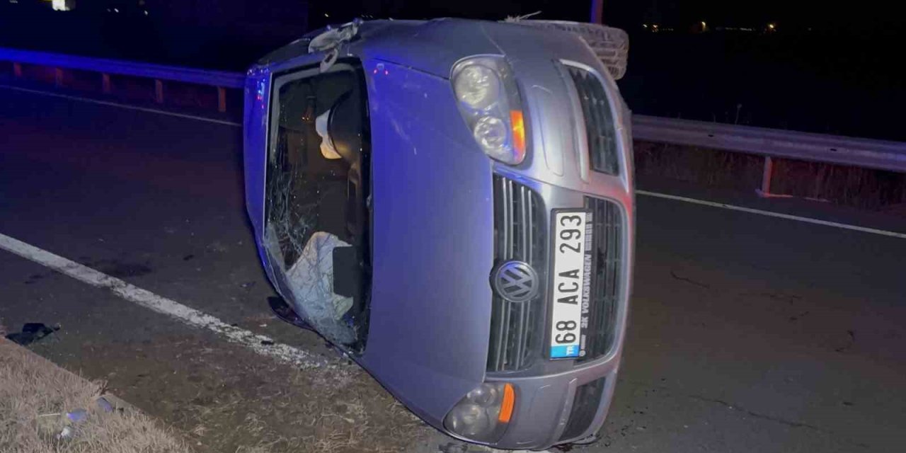 Aksaray’da Otomobil Devrildi: 2 Yaralı