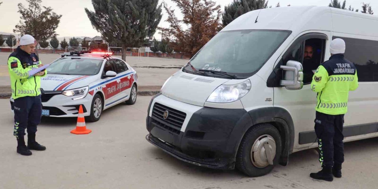 Trafik Jandarması Okul Servis Denetimlerine Başladı