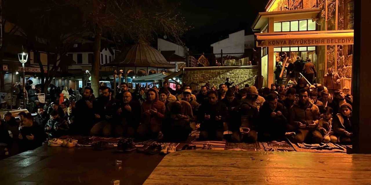 Konya’da Berat Kandili Coşkusu