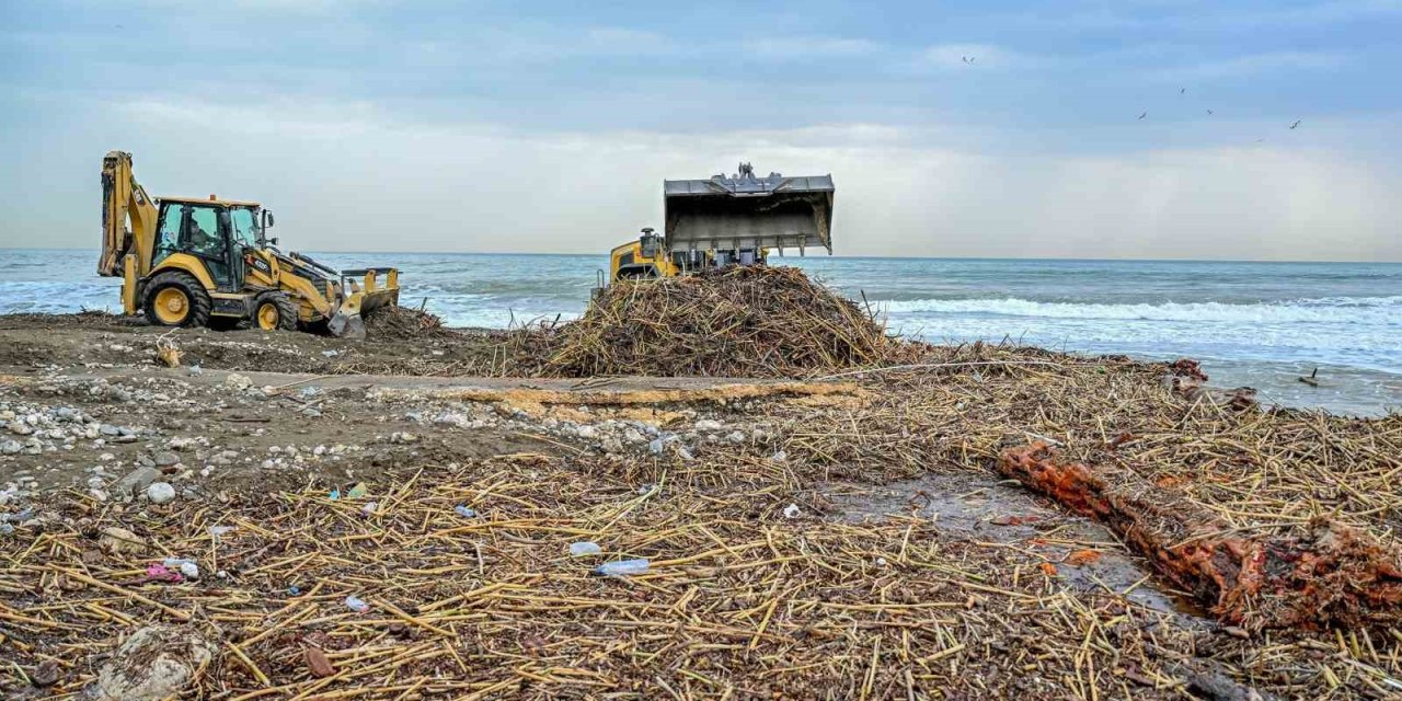Mersin’de Selin İzleri Sahillerden Siliniyor