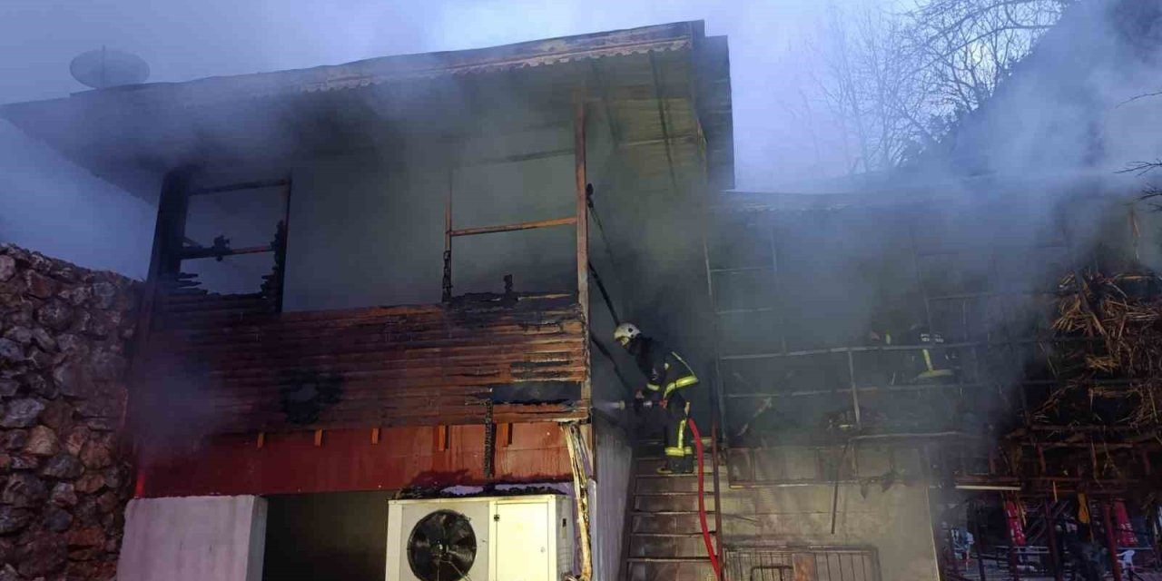 Alanya’da Piknik İşletmesinde Yangın Korkuttu