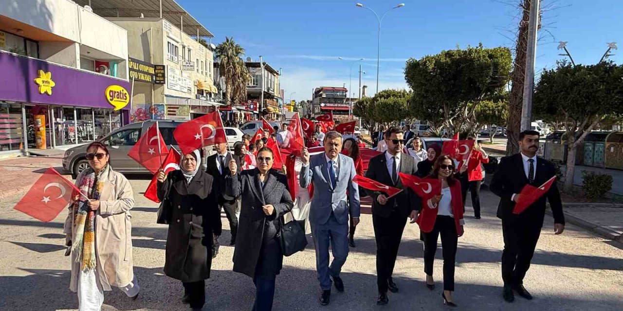 Silifke’de Bayrak Yürüyüşü