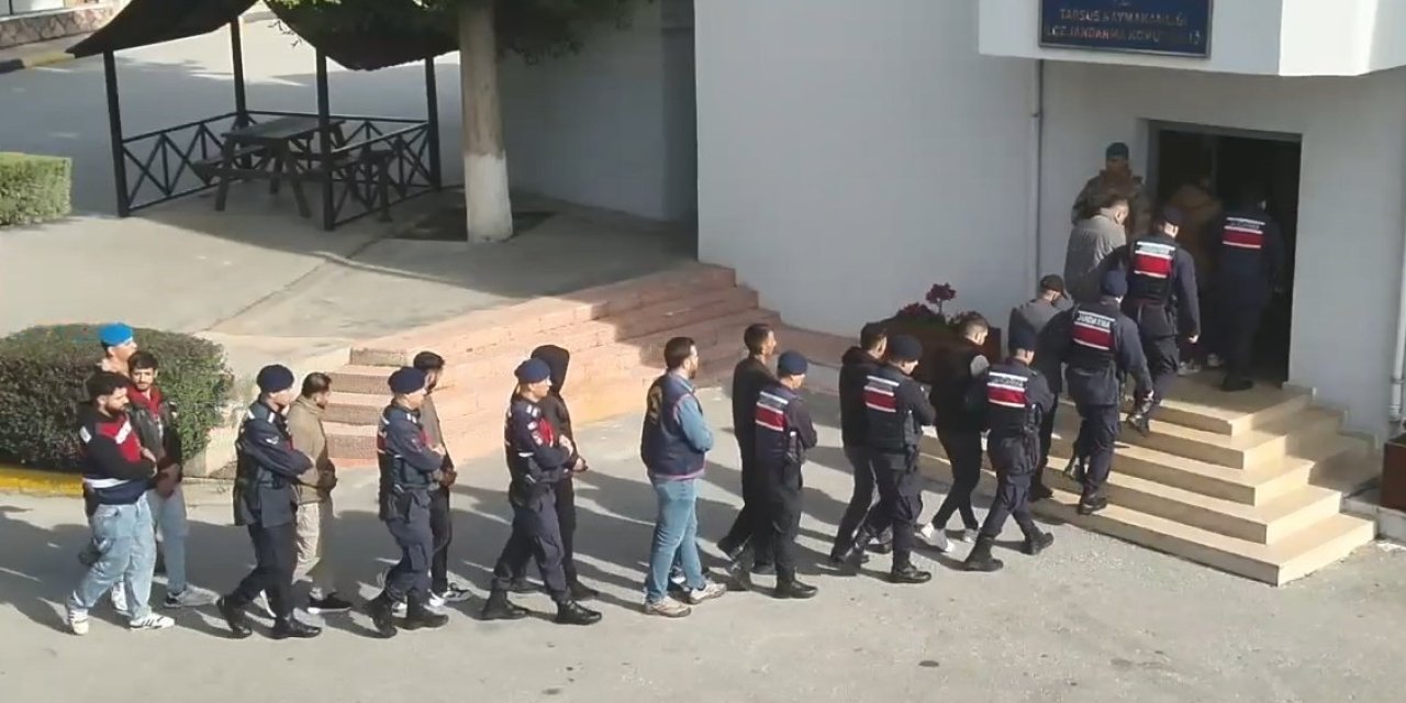 Mersin’de Zehir Tacirlerine Şafak Operasyonu: 43 Gözaltı, 448 Bin Sentetik Hap Ele Geçirildi