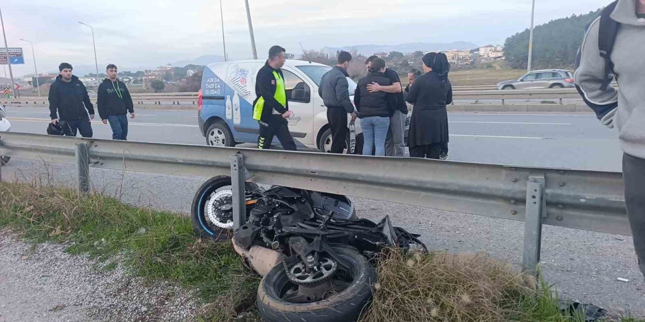 Kazaya Müdahale Trafik Ekibinin Uygulama Yaptığını Sandı, Ters İstikametten Kaçarken Kaza Yaptı