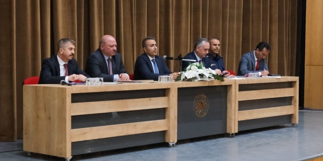 Karaman’da Okullarda Güvenli Eğitim Ortamı İçin Tedbirler Görüşüldü