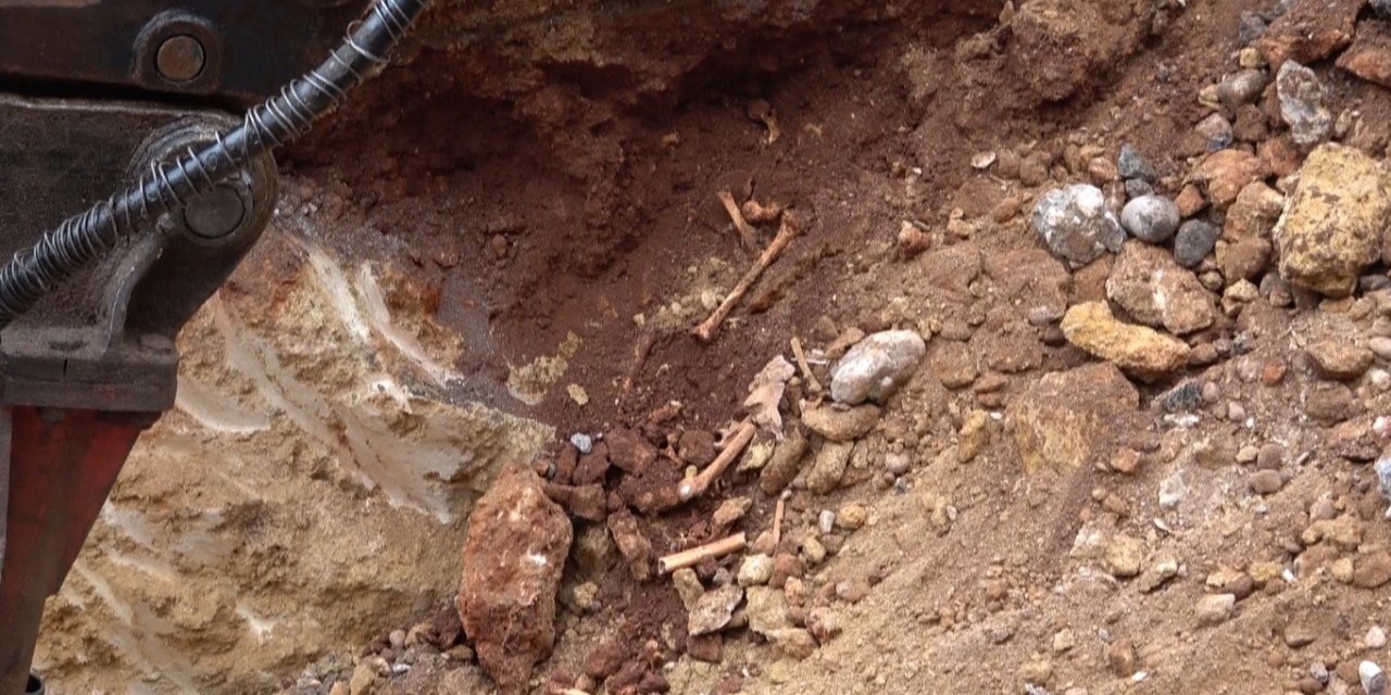 Antalya’da Belediye Kazısında Kemik Parçaları Bulundu