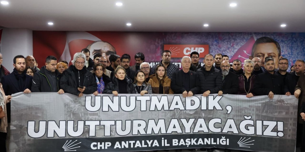 6 Şubat Depremlerinin 3. Yıl Dönümünde Hayatını Kaybedenler Anıldı