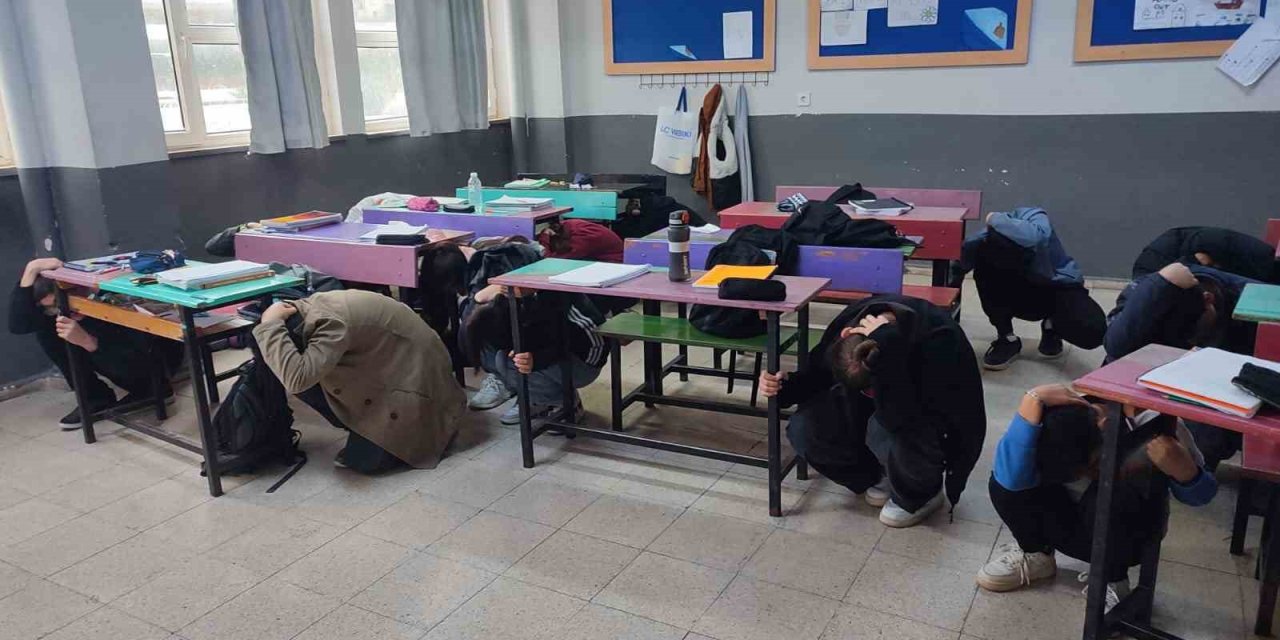 Antalya’da Gerçeğini Aratmayan Deprem Ve Yangın Tatbikatı