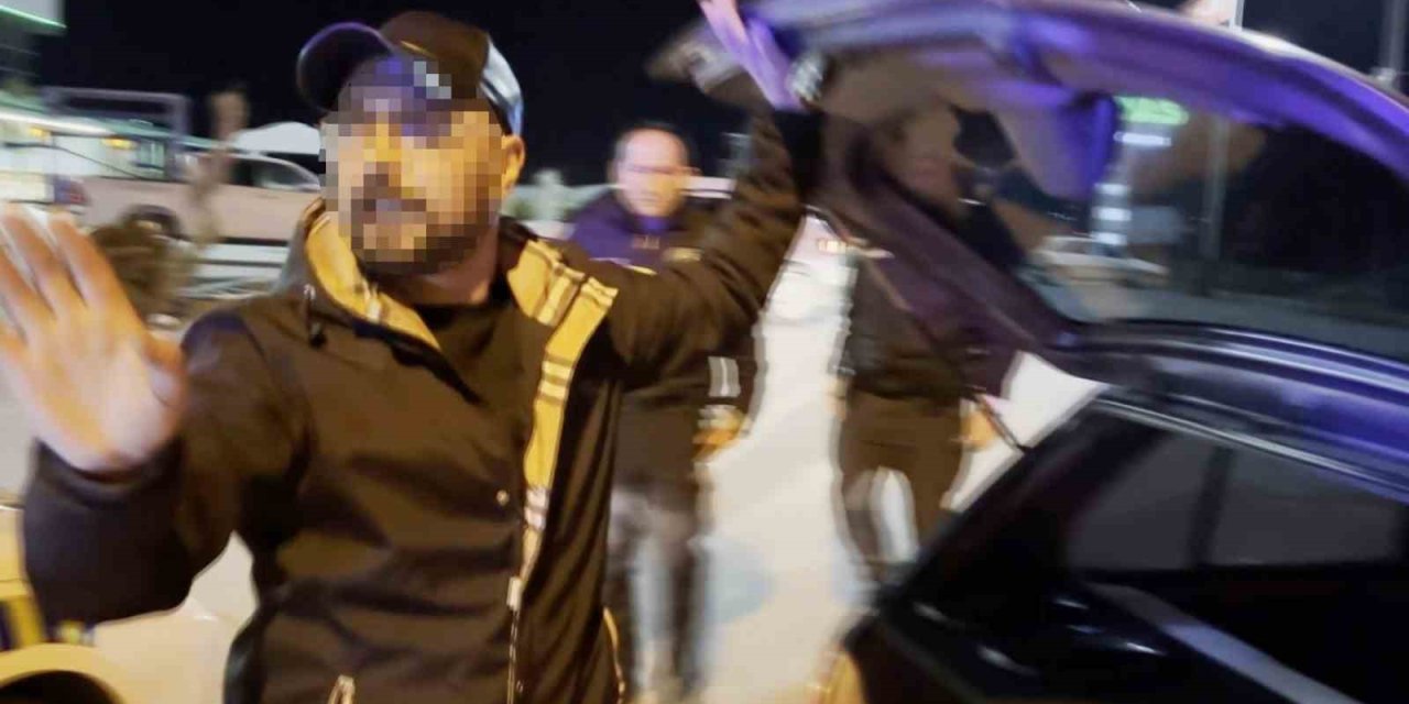 Direksiyon Başında Alkollü Yakalandı, Polise "problemli Olan Sizsiniz" Dedi