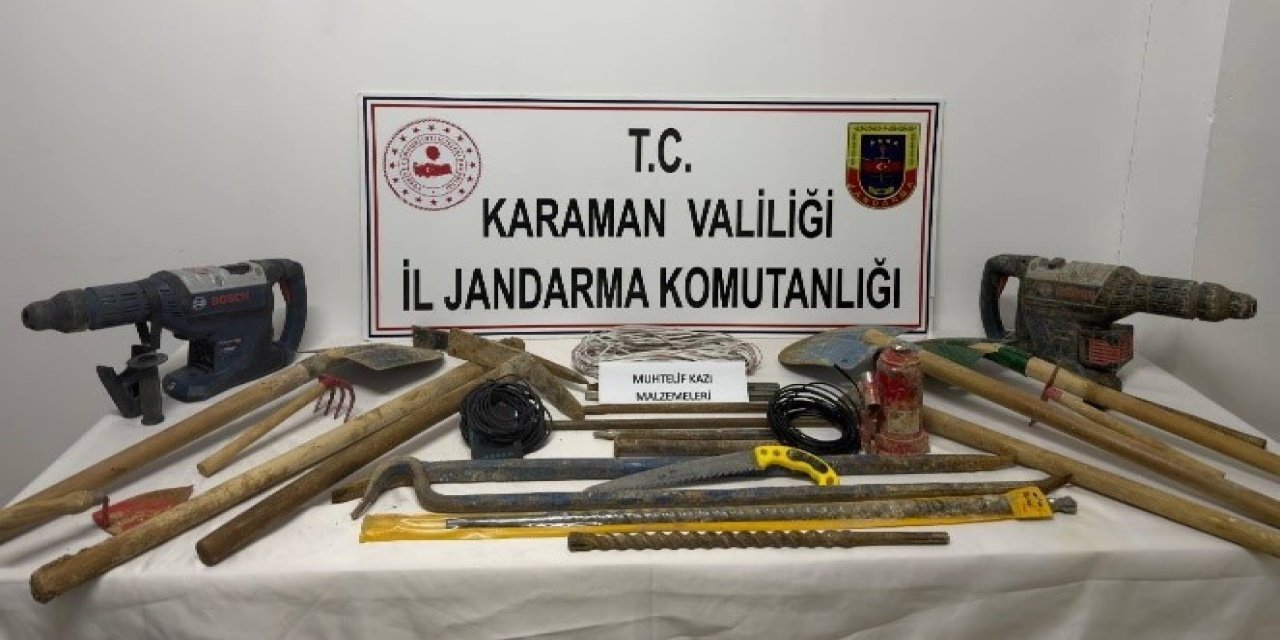 Karaman’da Jandarma Uyuşturucu Ve Kazı Malzemeleri Ele Geçirdi