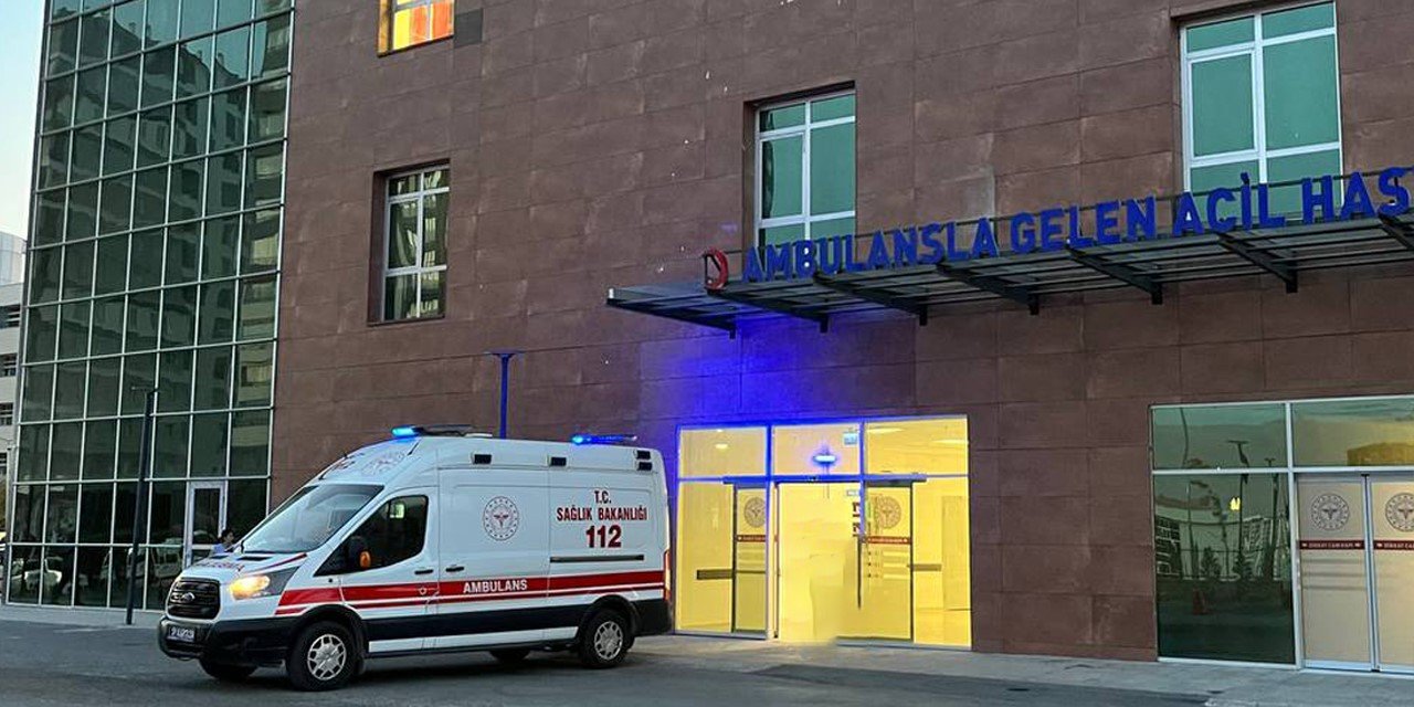 Niğde’de Tır Otomobille Çarpıştı: 4 Yaralı