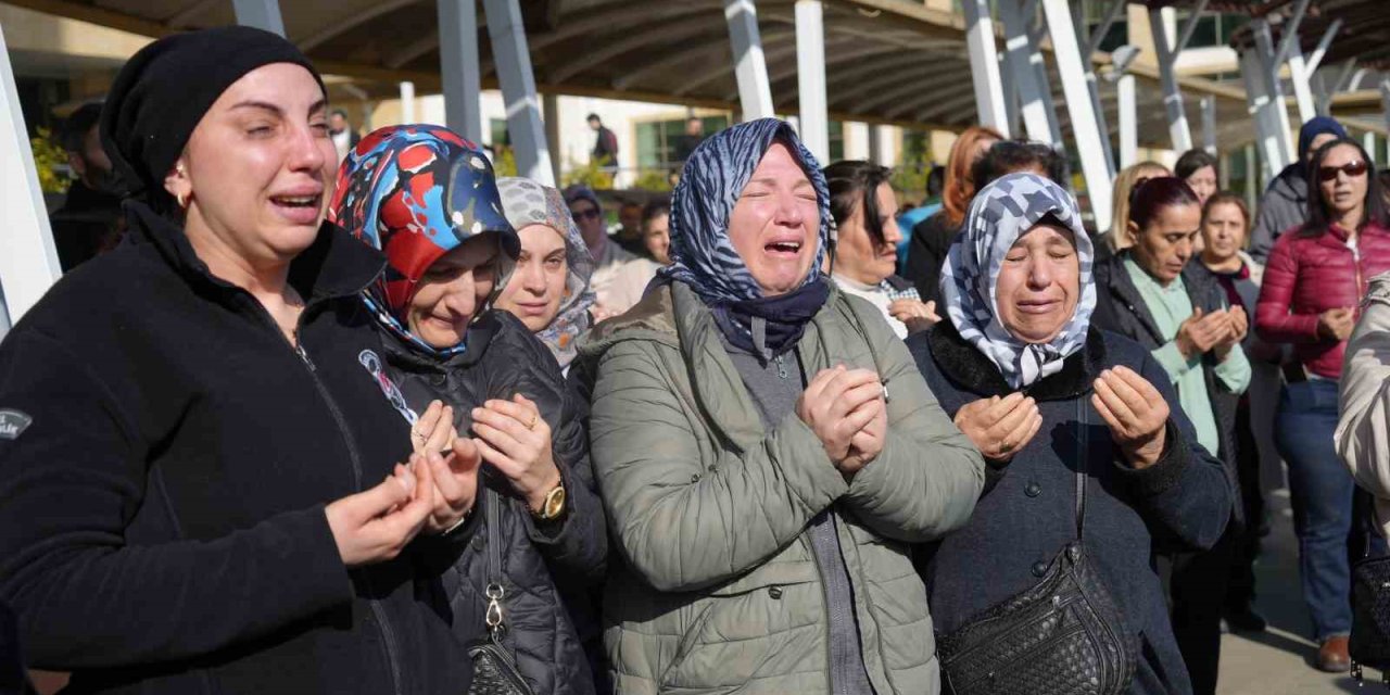 Görev Yaptığı Adliyede Ölü Bulunan Güvenlik Görevlisi Gözyaşlarıyla Uğurlandı