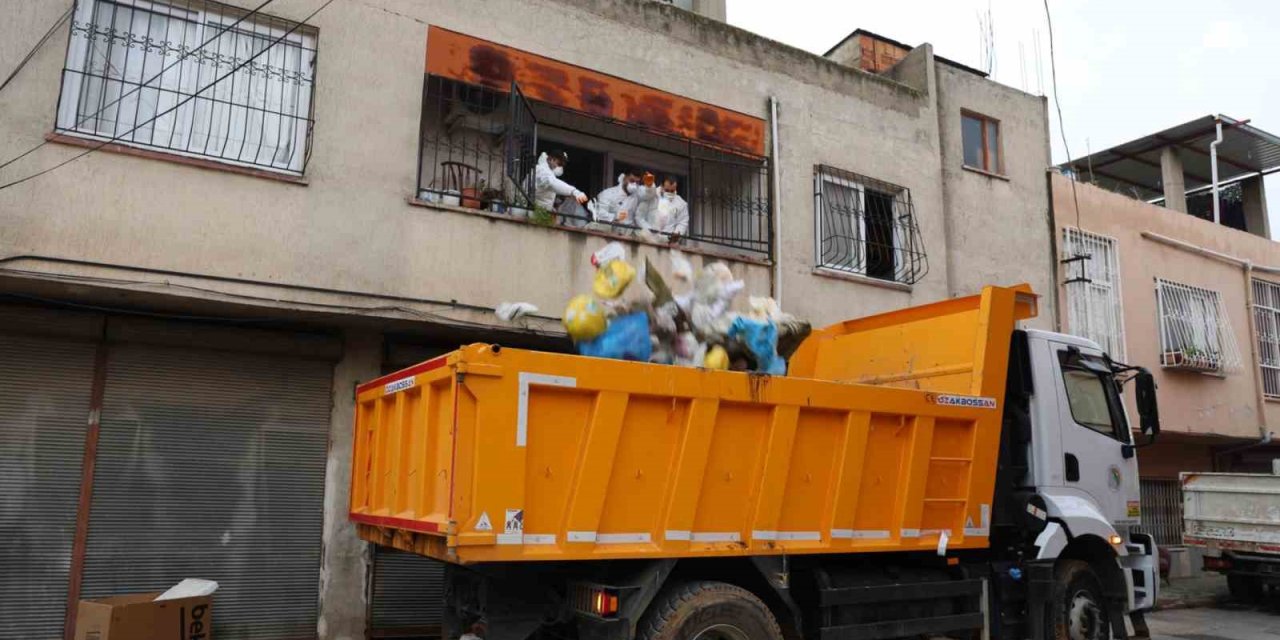 Çöp Evden 115 Bin Lira Ve Ruhsatsız Silah Çıktı