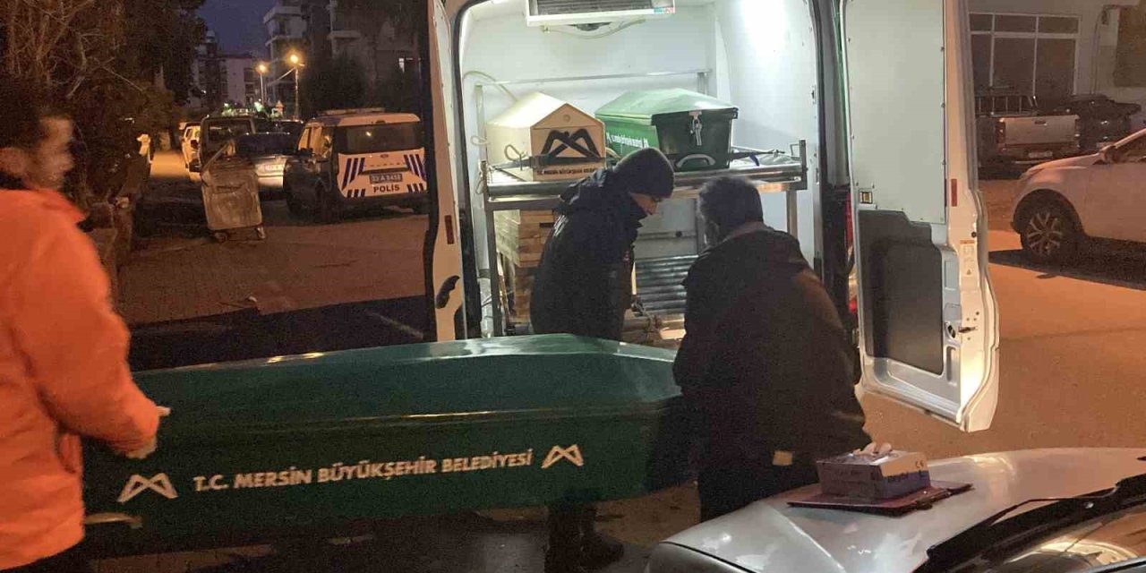 Polis Kavga İhbarına Gitti, Banyoda Cesetle Karşılaştı: 3 Gözaltı