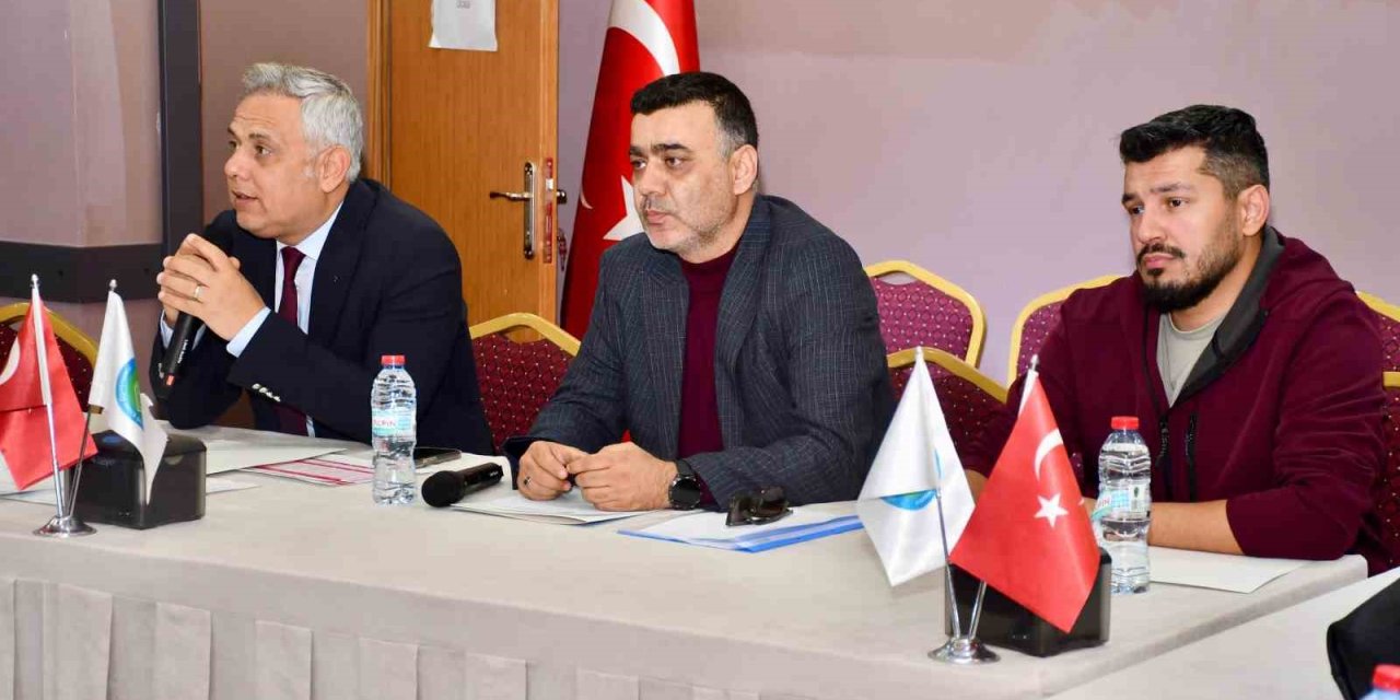 Silifke’de Lgs’ye Yönelik Kapsamlı Öğretmen Çalıştayı