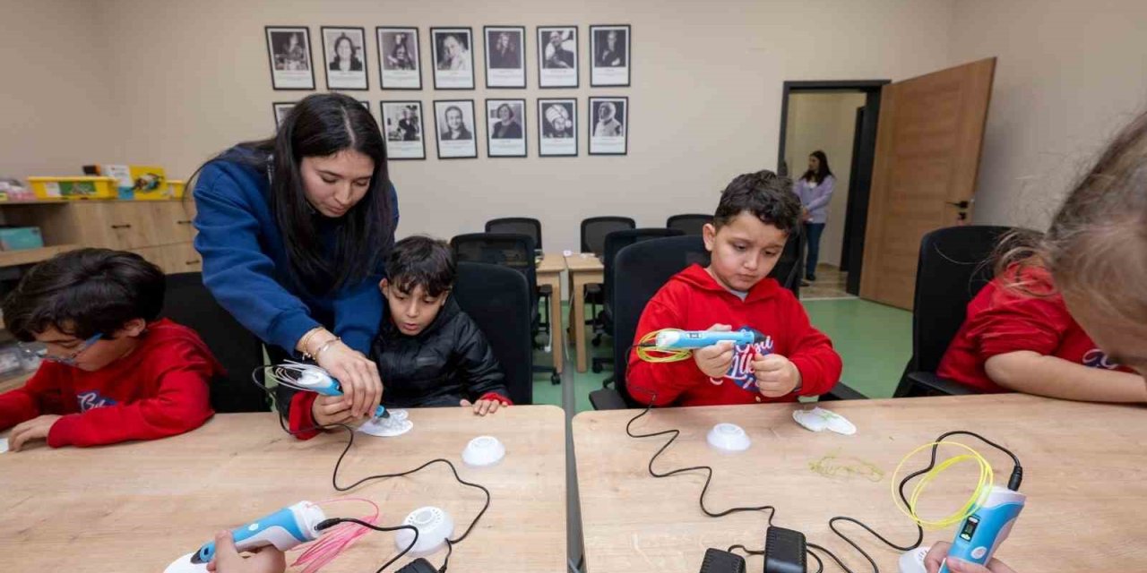 Çocuk Kampüsünde Çocuklar Hem Eğleniyor, Hem De Öğreniyor