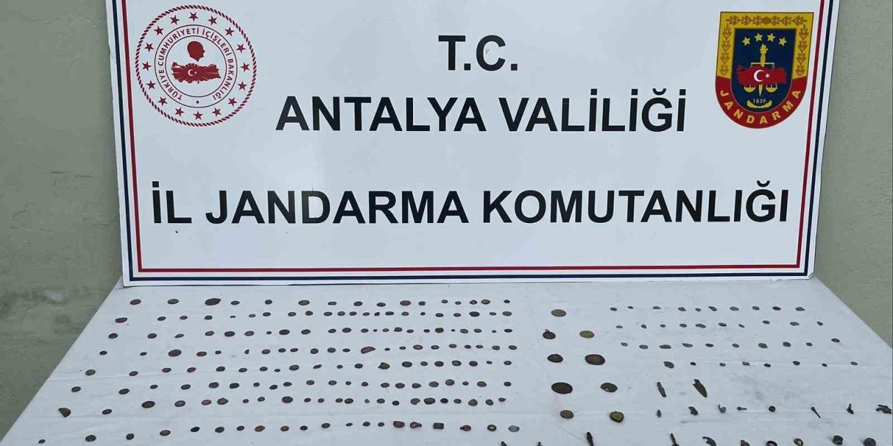 Antalya’da 281 Adet Tarihi Eser Ele Geçirildi