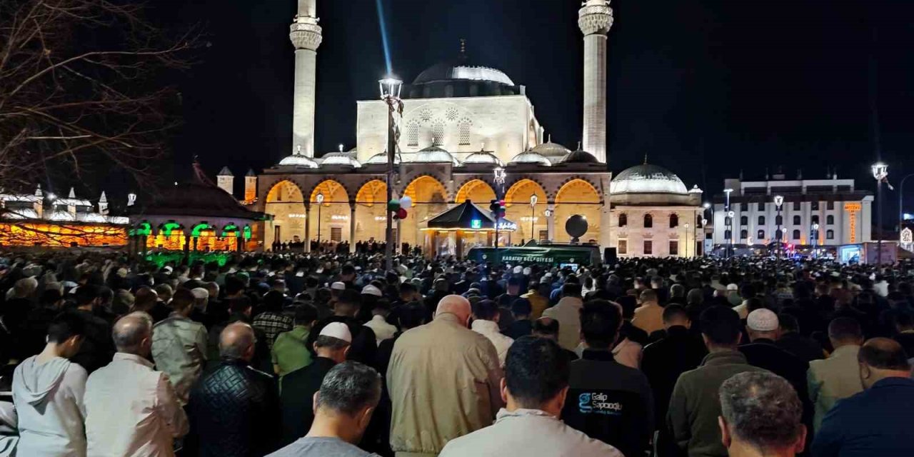 Konya Şehir Merkezinde 40 Camide Hatimle Teravih Namazı Kılınacak