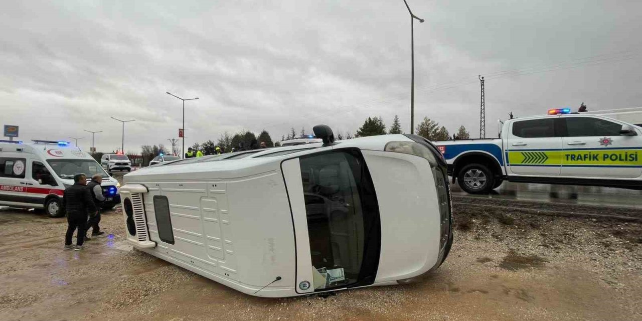 Karaman’da Okul Servisi Şarampole Devrildi
