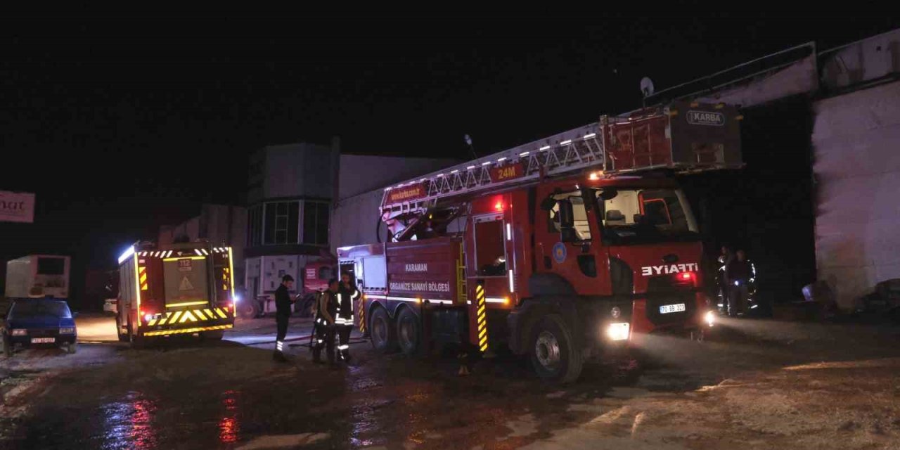 Karaman’da Dorse Üretim Fabrikasında Yangın Paniği