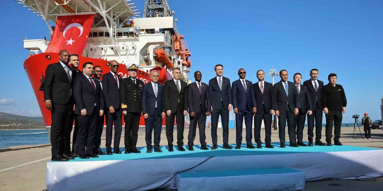 Çağrı Bey Sondaj Gemisi, Bakan Bayraktar’ın Katıldığı Törenle Somali’ye Uğurlandı