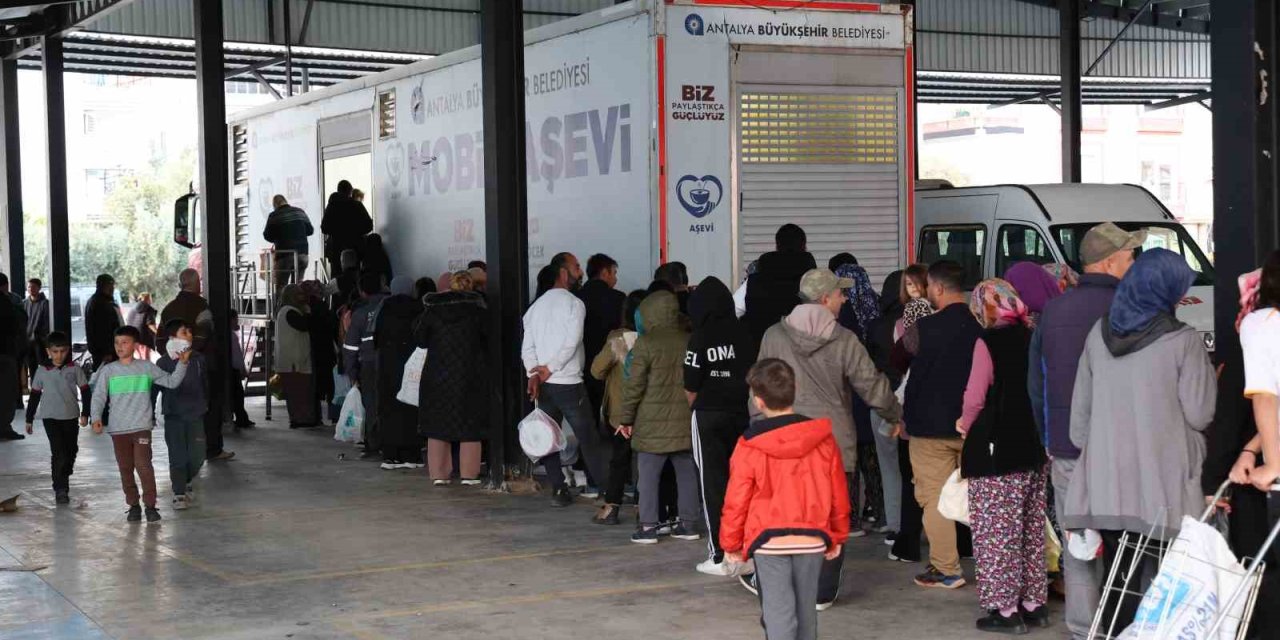 Büyükşehir Ramazan Bereketini Mahallelere Taşıyor