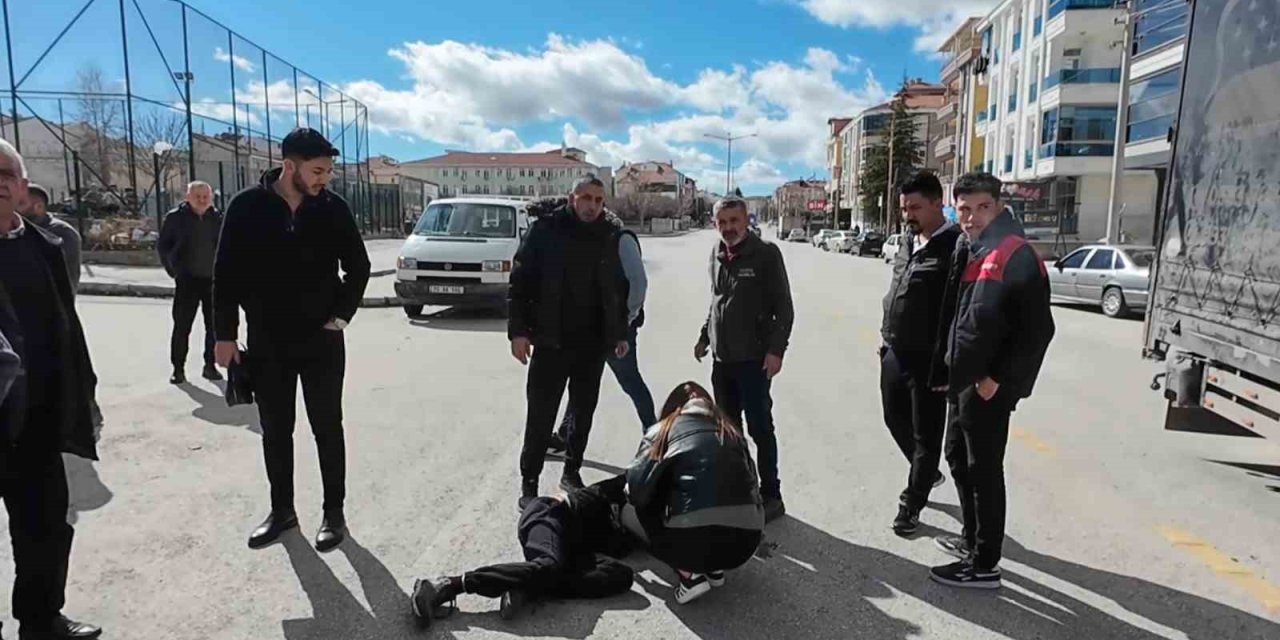 Otomobilin Çarptığı 13 Yaşındaki Çocuk Yaralandı