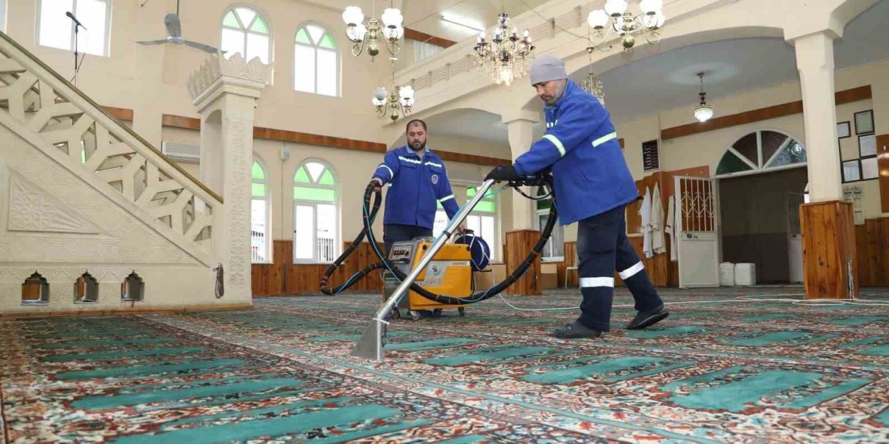 Akdeniz’de Camilerde Ramazan Hazırlığı