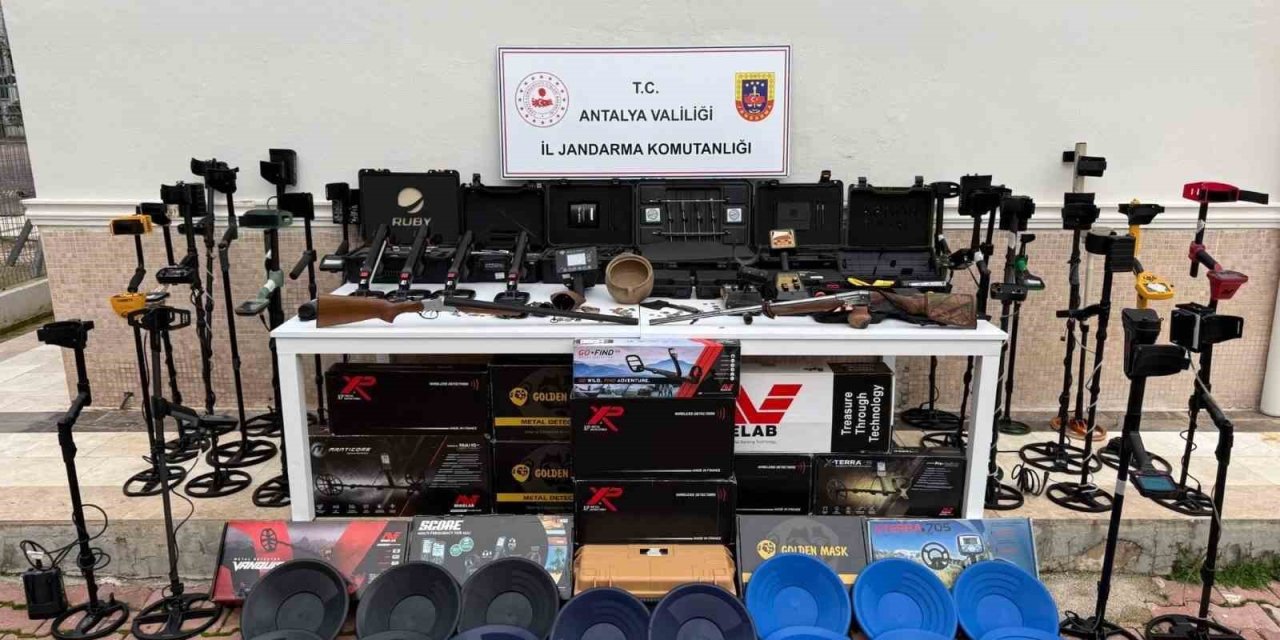 Antalya’da Tarihi Eser Operasyonu: Milyonluk Çok Sayıda Dedektör Ve Tarihi Sikke Ele Geçirildi