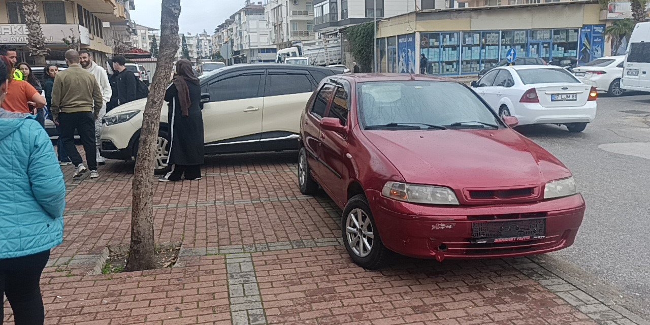 Otomobille Motosiklet Çarpıştı: 1 Yaralı