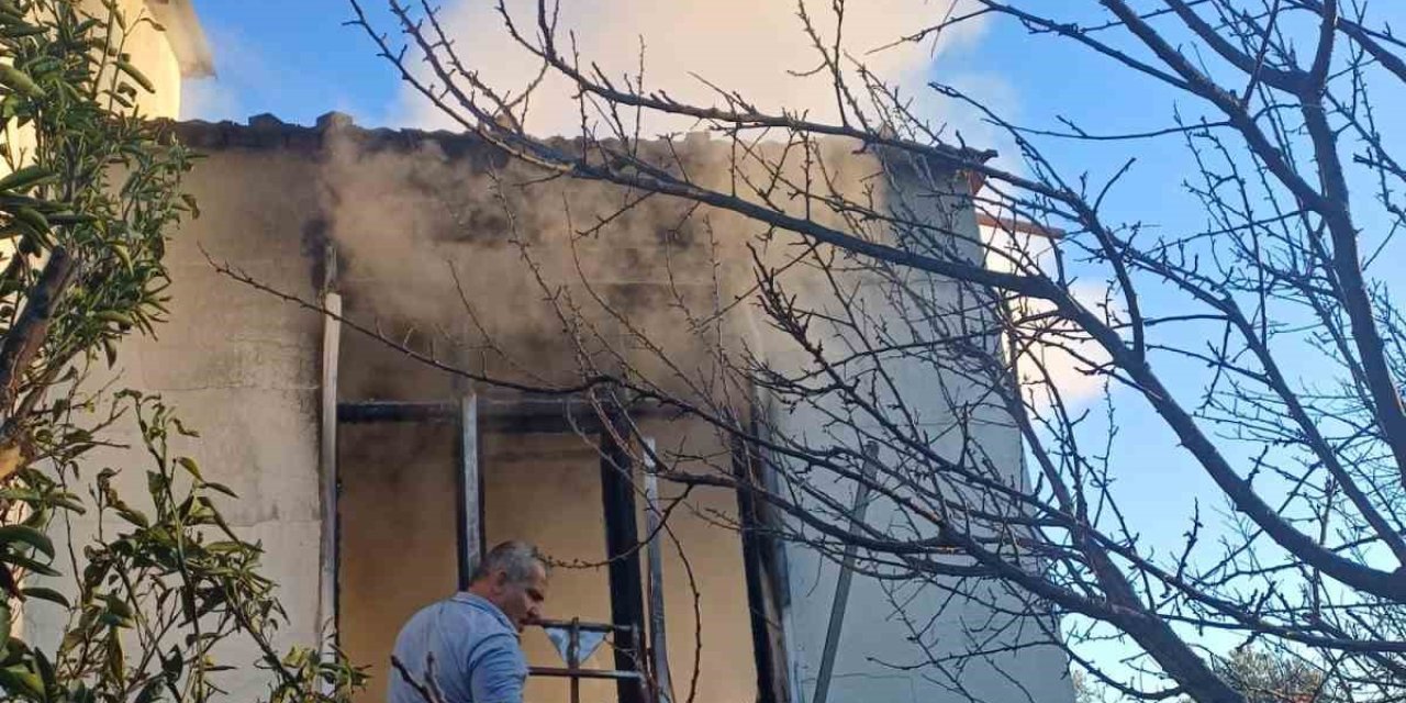 Serik’te Ev Yangını: Yaşlı Kadın Hayatını Kaybetti