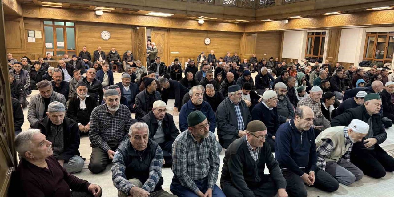 Kulu’da İlk Teravih Namazında Camiler Doldu